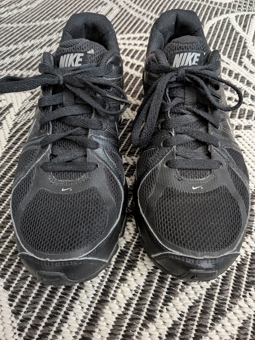 Nike Women’s Black Running Sneakers